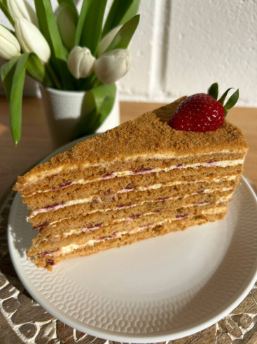 22.11 Hands-On Honey Cake Masterclass in London