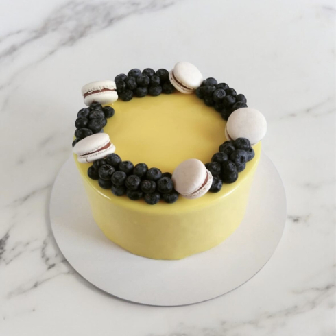 Macarons Cake