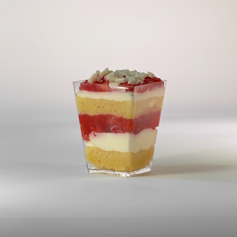 Mini Cake Victoria With Strawberry