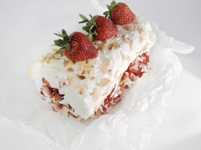 Pavlova roll